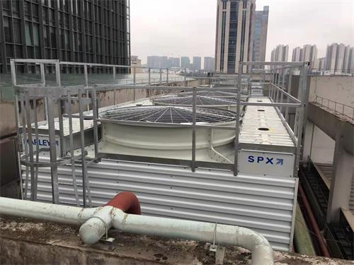 方形冷卻塔是怎么實現冷卻的,方形冷卻塔怎么安裝填料